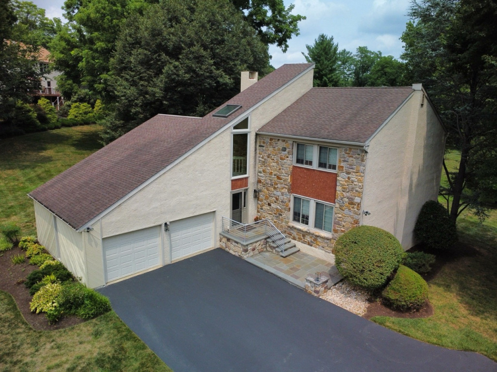 Breathing Life into a Bryn Mawr 1980’s Home with New Siding & Roofing