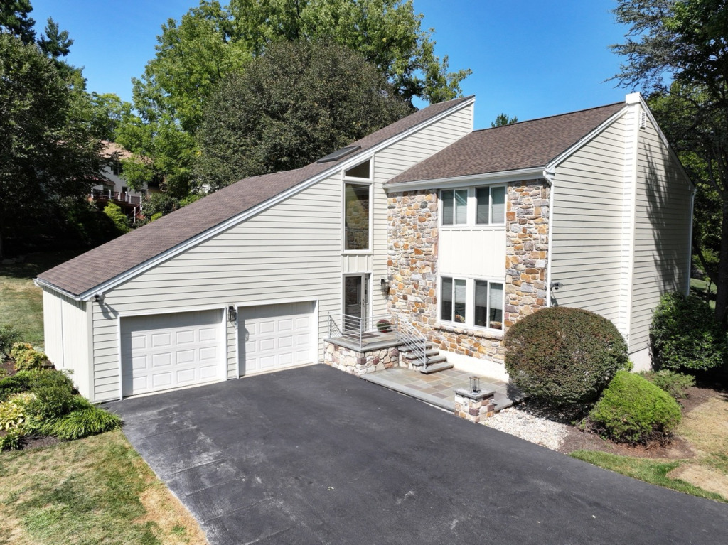 Breathing Life into a Bryn Mawr 1980’s Home with New Siding & Roofing